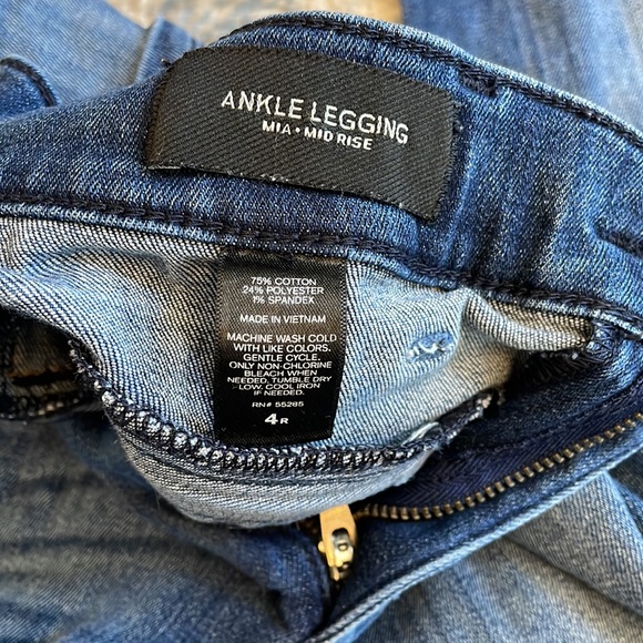 Express Mia Mid Rise Jeans - Picture 3 of 4